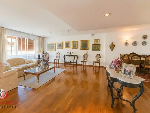 Departamento  Piso en venta de 3 dormitorios. Nueva Córdoba. Cochera 2 autos