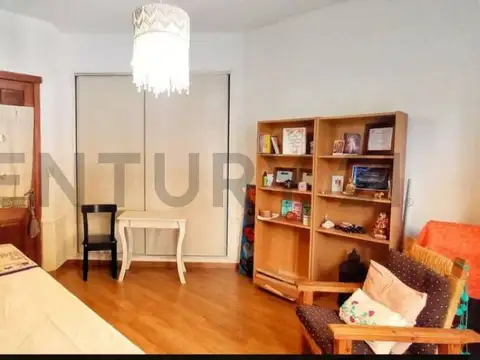CASA EN VENTA CASTELAR NORTE 5 AMBIENTES