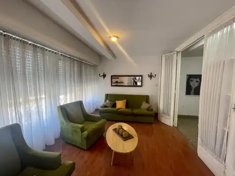 Departamento 6 ambientes con 2 baños
