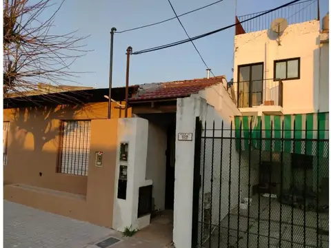 VENTA 2 PH DE DOS AMBIENTES EN PLANTA ALTA, VILLA BALLESTER