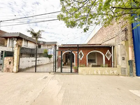 Venta de Galpón + Vivienda en Villa Gobernador Gálvez