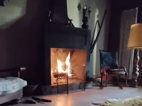 Casa 5 ambientes con 2 baños