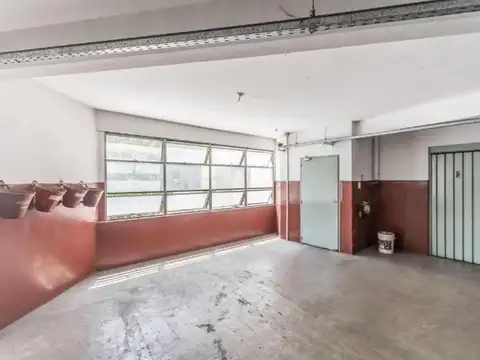 Cochera en Peña 2600