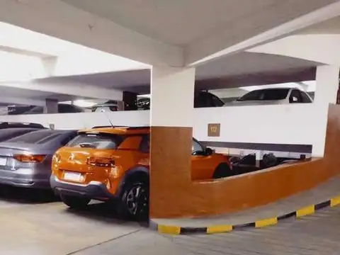 Cochera en Peña 2600