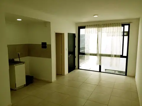 DEPARTAMENTO 2 AMBIENTES (50M2) CON 2 BAÑOS (1 EN SUITE) Y BALCÓN AL FRENTE. SANDE 626 AVELLANEDA