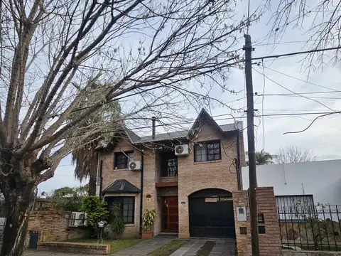 Casa en venta Iriarte  al 4100, moderno chalet la Florida Rio