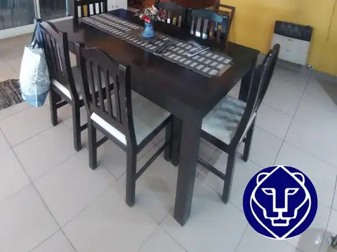 Casa 11 ambientes con 2 baños