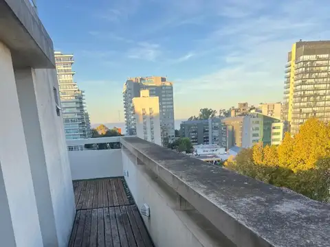 Oficina en Alquiler con 1 cochera