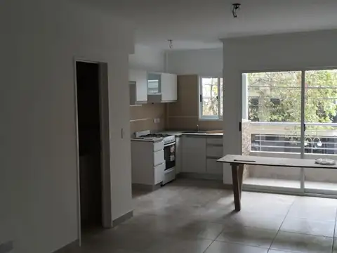 2 AMBIENTES AMPLIO  A 50 METROS IGLESIA DE LOURDES/CON RENTA