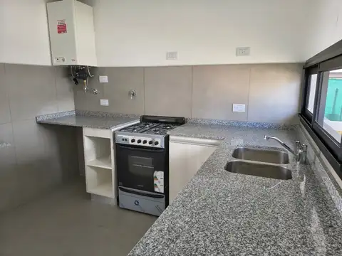 Casa en Alquiler en Miradores De Manantiales, $ 1.150.000