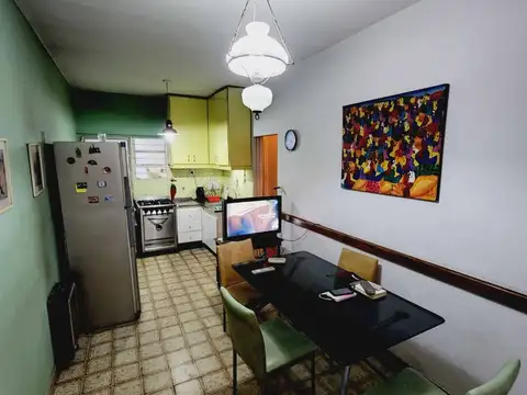 OPORTUNIDAD CHALET 4 AMBIENTES CON COCHERAS ESCUCHA OFERTA