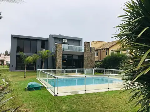 Casa en Venta en Ezeiza, USD 330.000