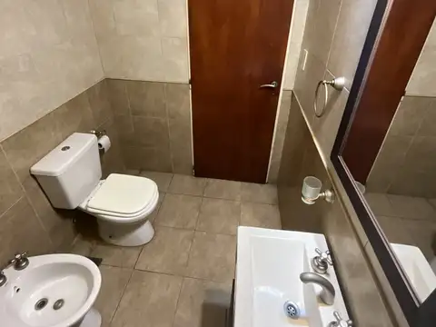 Casa 4 Ambientes en Venta - Castelar Sur