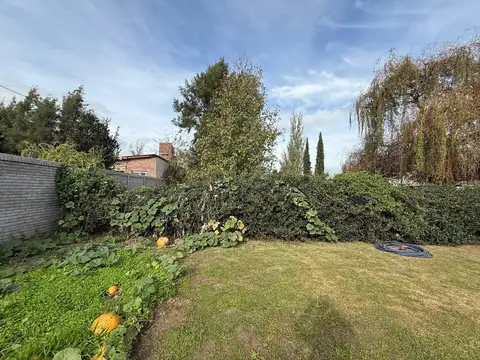 Casa 5 ambientes con 2 baños