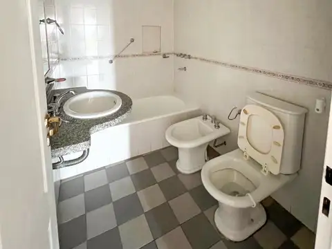 Departamento en Alquiler con 1 cocheras