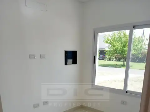 Casa 4 dormitorios Venta - El Canton - Puerto