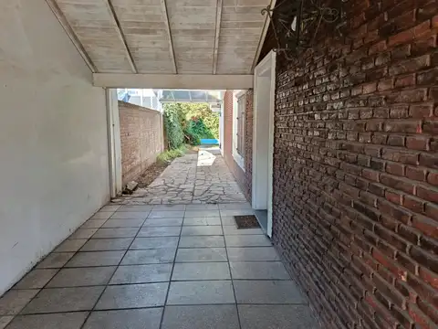 Casa 5 ambientes con 2 baños