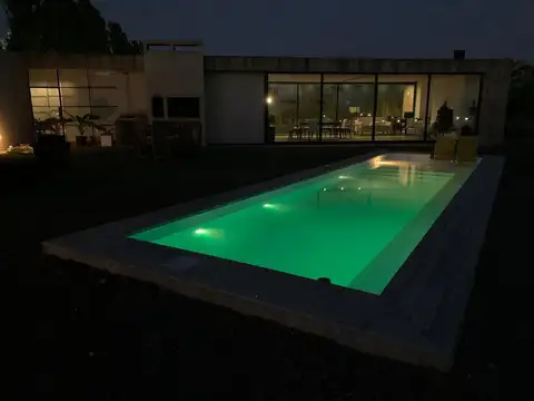 Irusta 3777, BS AS Golf