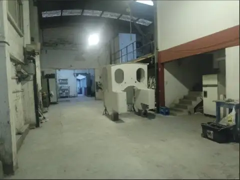 Galpón en venta de 242m2 ubicado en Villa José León Suárez