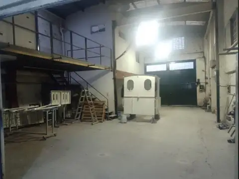 Galpón en venta de 242m2 ubicado en Villa José León Suárez