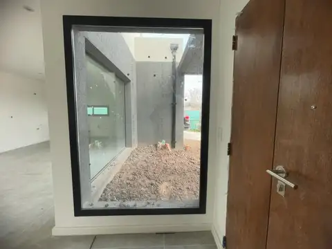 Casa en Venta en Pilar del Este - Santa Lucia, USD 270.000