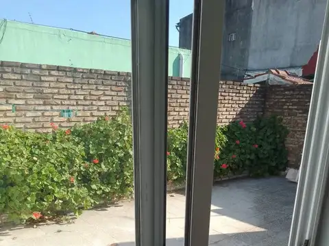 VENTA DE PH 3 AMB LUMINOSO ,PATIO GRANDE Y ESPACIO AEREO PROPIO PARA AMPLIAR O HACER OTRO DPTO