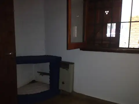 Casa 20 ambientes con 2 baños