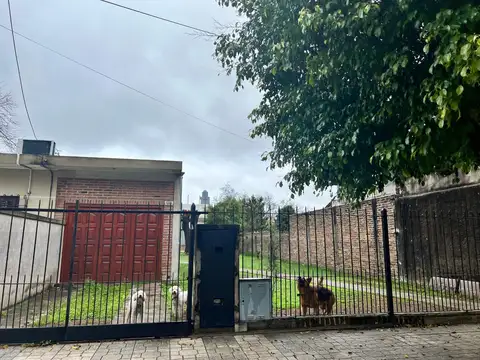 CASA EN VENTA CASTELAR NORTE