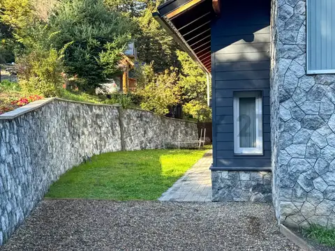 Casa 6 ambientes con 2 baños