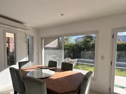 Casa 6 ambientes con 3 baños