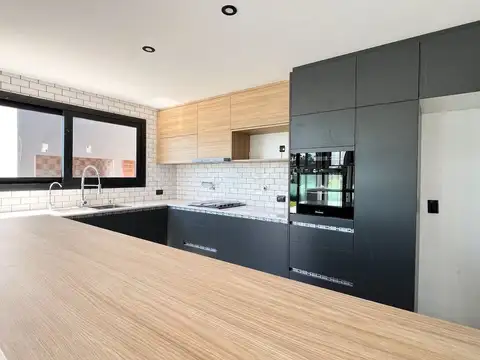 Casa en Venta en Arenas del Sur, USD 320.000