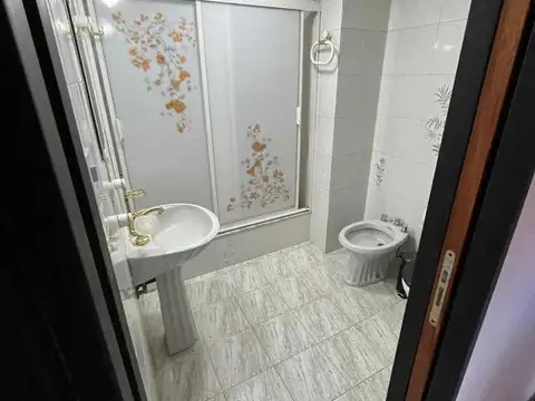 Casa 7 ambientes con 5 baños