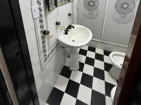 Casa en Venta con 6 cocheras