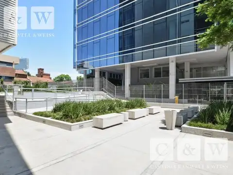 Oficina en Alquiler con 5 cocheras