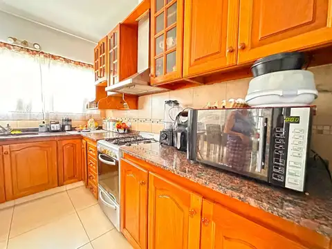 92- JOAQUIN V GONZALEZ 2300