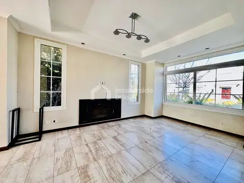 Casa 5 ambientes con 3 baños