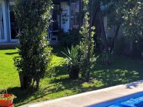 Casa 3 ambientes con 2 baños