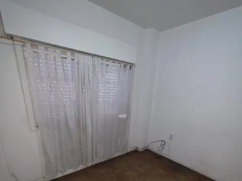 Casa en alquiler 3 ambientes en San justo muy buen estado.