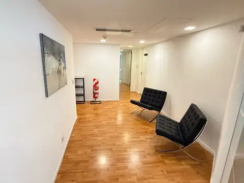 Oficina en Alquiler con 1 cochera