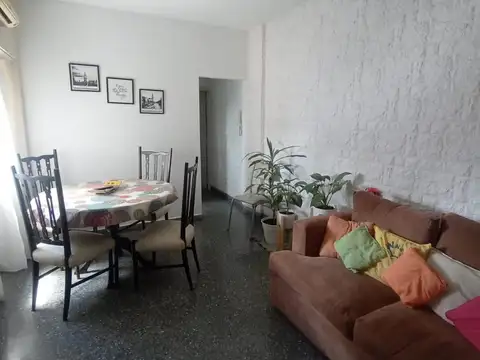 Departamento 2 ambientes en zona Güemes