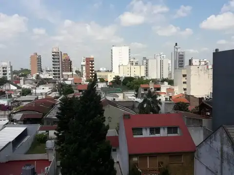 3 AMBIENTES- BALCON TERRAZA- ACEPTA DPTO. MÁS CHICO ó VEHÍCULO EN PARTE DE PAGO