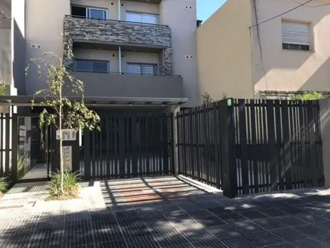 2da rivadavia 15700, Piso 2