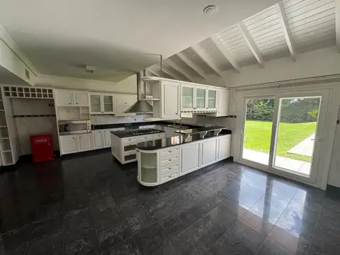 Casa en Alquiler al Este