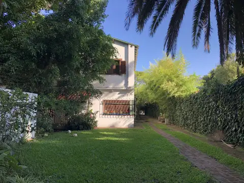 Casa en Alquiler, Vías a Libertador - Martínez.