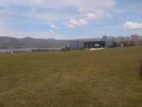 Puerto del Águila en Lago Los Molinos