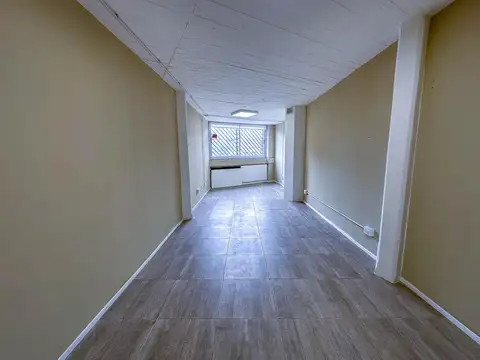 Oficina en Alquiler en Lanus Este, $ 350.000