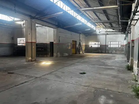 Galpon en Alquiler 53  mts Fondo