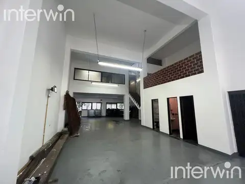 Local en Venta en Versalles, USD 790.000