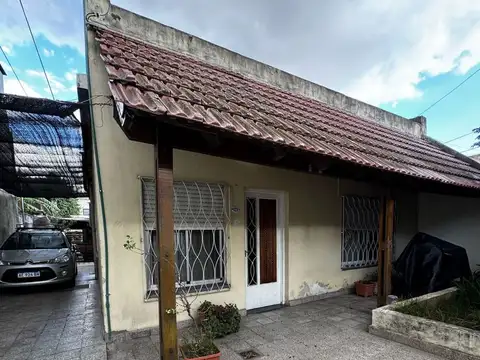 VENTA CASA VILLA BOSCH 3 AMBIENTES (DOS CASAS LOTE 300MTS)