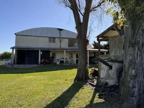 Quinta en Venta con 2 cocheras